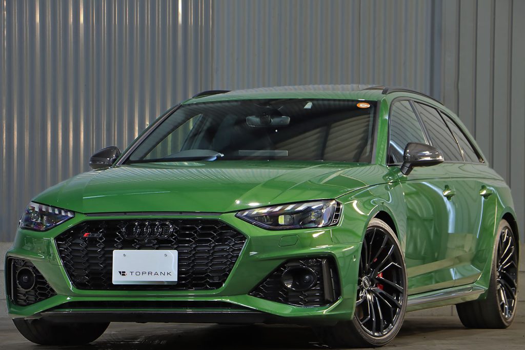 アウディ RS4 アバント 魅力 01