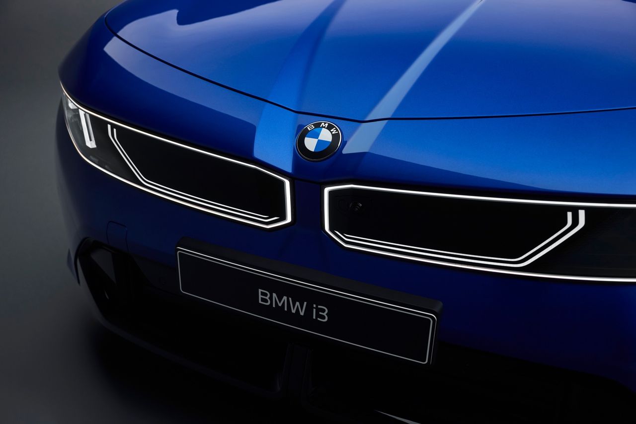 BMW i3 キドニーグリル 09