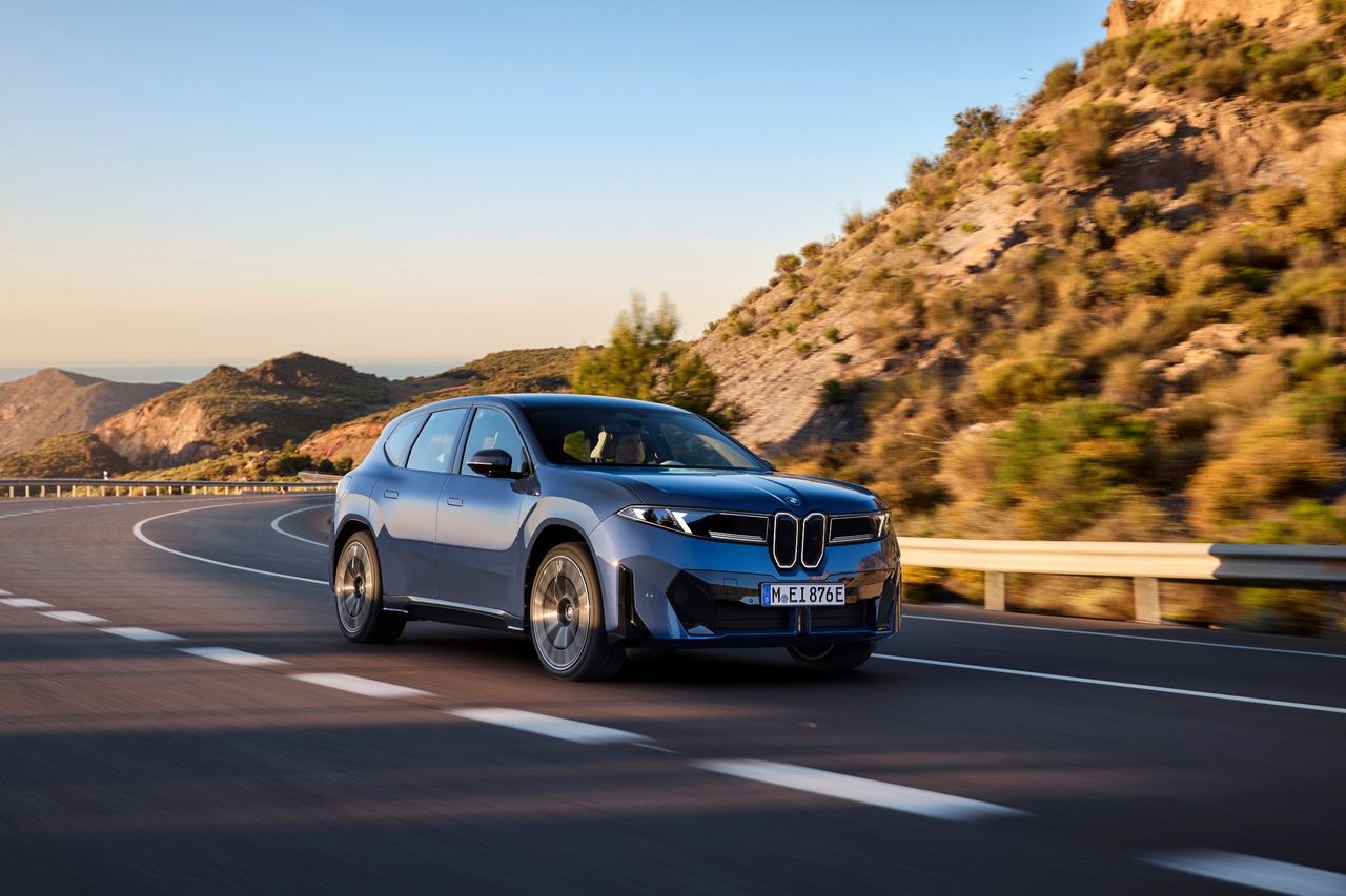 BMW iX3 16
