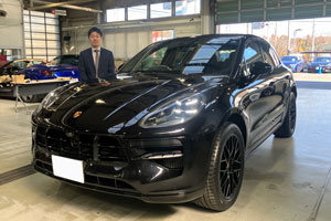 21y ポルシェ マカンGTS ジェットブラックメタリック