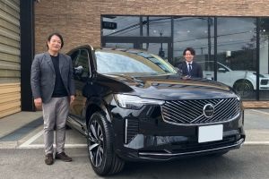 25y ボルボ XC90 ウルトラ B AWD オニキスブラック...