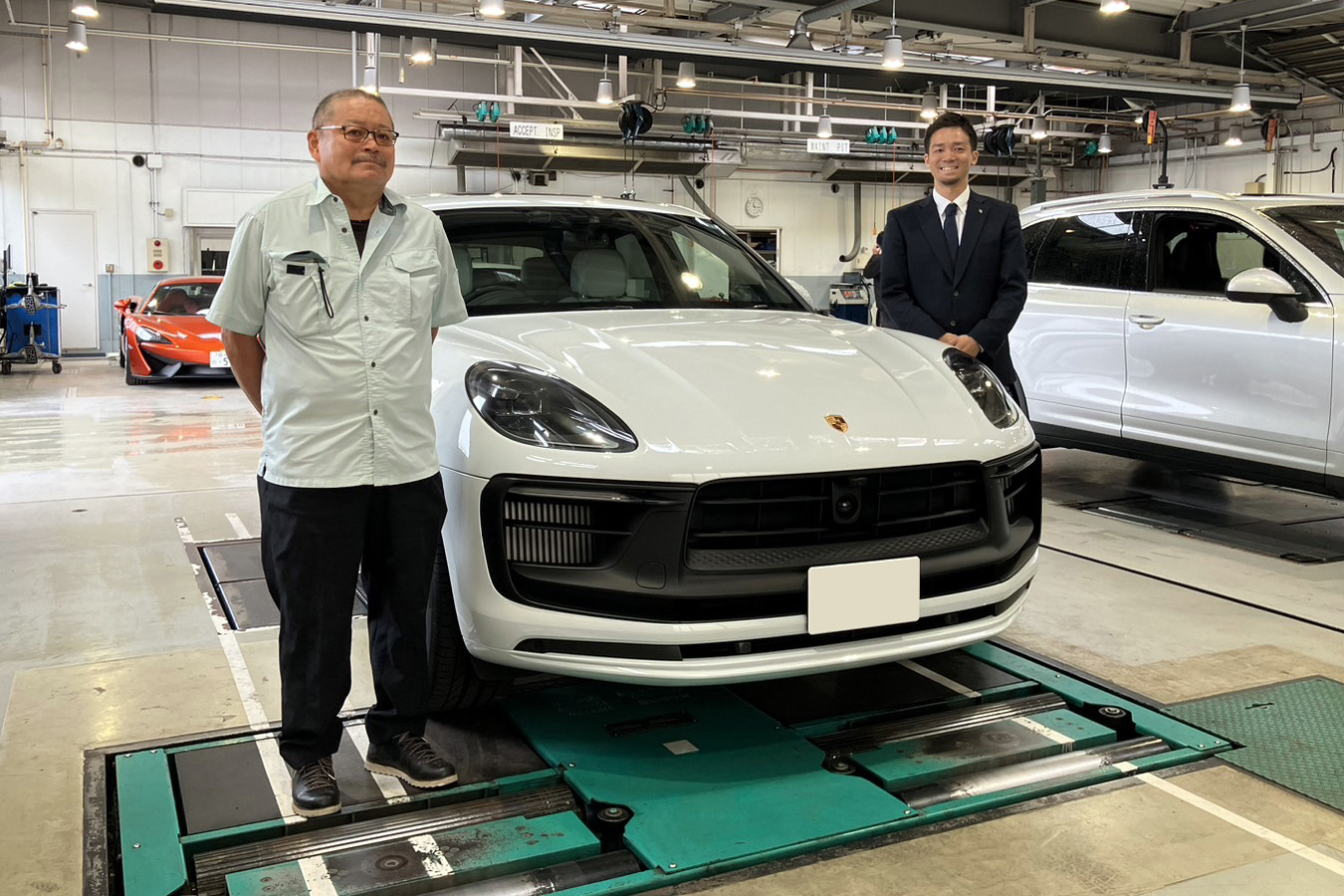 22y ポルシェ マカンGTS スポーツクロノPKG キャララホ...