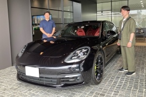 18y ポルシェ パナメーラ4E-ハイブリッド ジェットブラック...