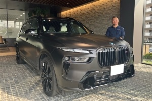 23y BMW X7 M60i xDrive マットブラックラッ...