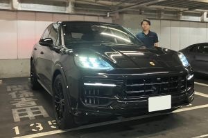 23y ポルシェ カイエンS クロマイトブラック