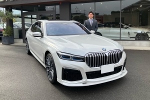 21y BMW 740i Mスポーツ ミネラルホワイト
