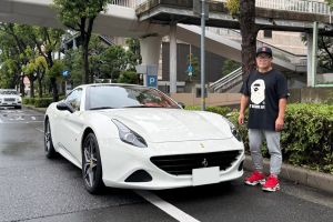 フェラーリ カリフォルニアT F1 DCT ビアンコ・アブス