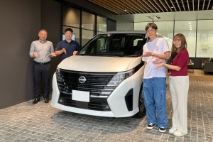 23y 日産 セレナ e-POWER ハイウェイスターV プリズ...