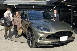 17y アウディ S4アバント ミトスブラックメタリック