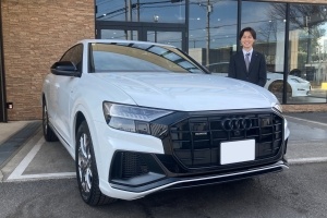 22y アウディ Q8 55TFSI Sライン グレイシアホワイ...