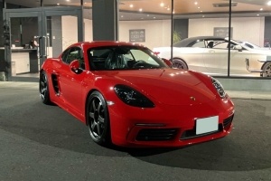 17y ポルシェ 718ケイマンS ガーズレッド