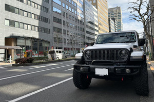 23y BMW X7 xDrive40d ミネラルホワイト