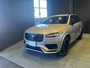 24y ボルボ XC90 リチャージ アルティメット T8 AW...