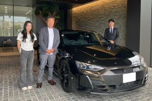 22y アウディ eｰtron GT クワトロ ミトスブラック