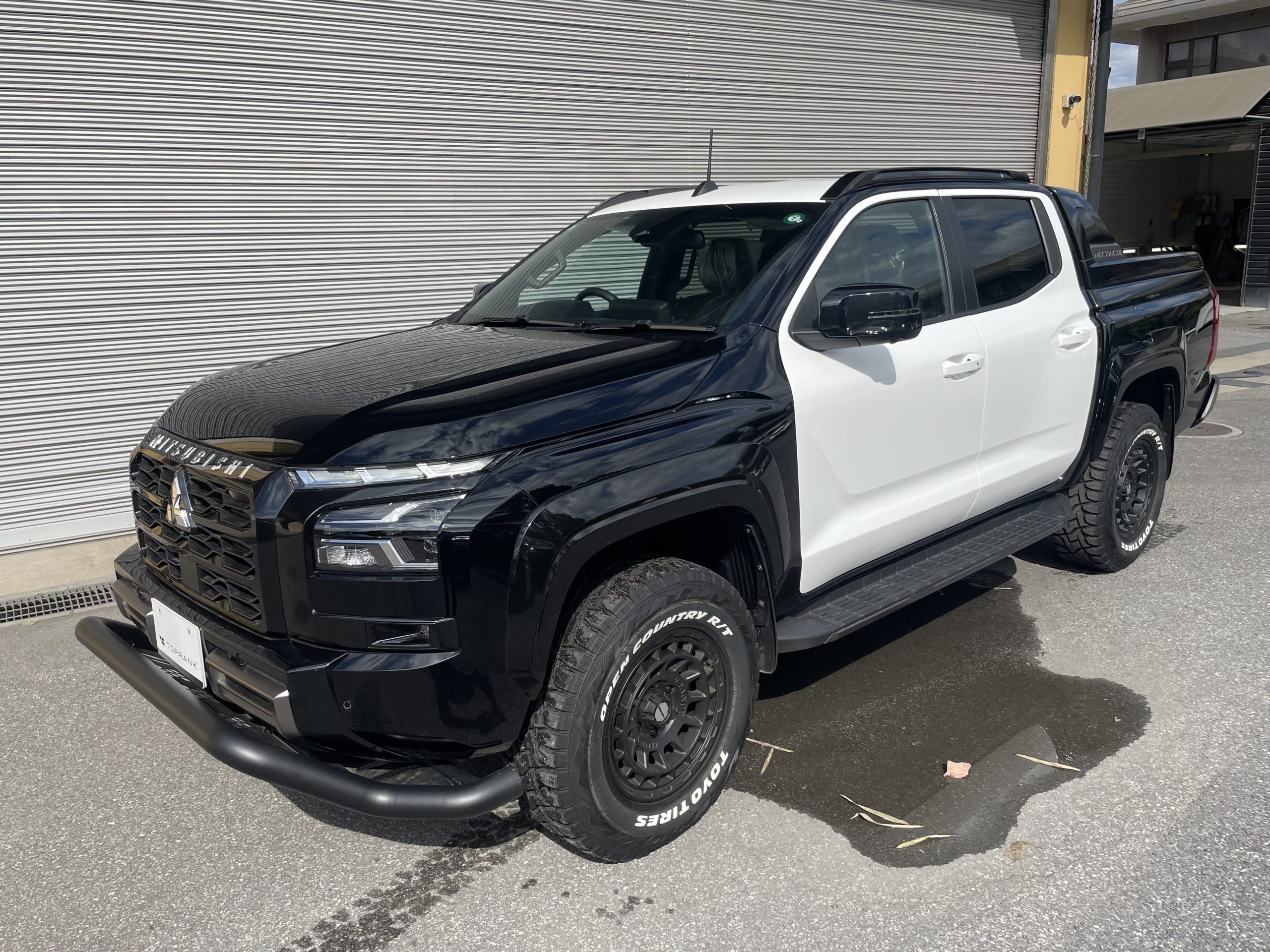 三菱 トライトン｜ツートンカラーラッピング【ORACAL 970...