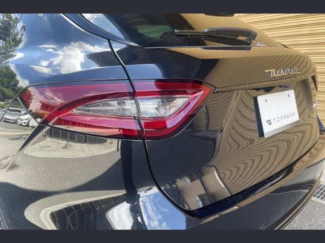 マセラティ レヴァンテ トロフェオ｜テールライトスモーク化【ST...