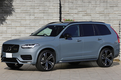 2022 ボルボ XC90 B6 AWD Rデザイン