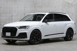 2022 アウディ Q7 55TFSI クワトロ Sライン 7シーターPKG