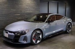 2023 アウディ ｅ-トロン RS