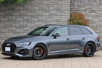 アウディ RS4アバント