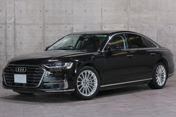 アウディ A8