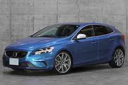2017 ボルボ V40 D4 R-デザイン Tuned by Polestar