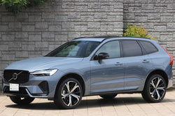 2022 ボルボ XC60 B6 AWD Rデザイン エアサスペンション装着車