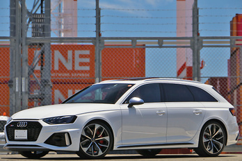 アウディ RS4アバント
