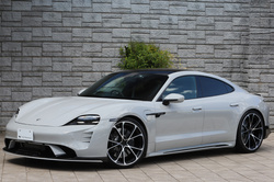 2022 ポルシェ タイカン GTS スポーツクロノPKG