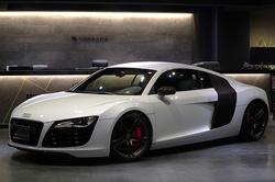 2009 アウディ R8 4.2FSI 希少6MTモデル