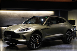2024 アストンマーティン DBX V8