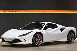 フェラーリ F8スパイダー