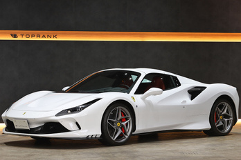 フェラーリ F8スパイダー