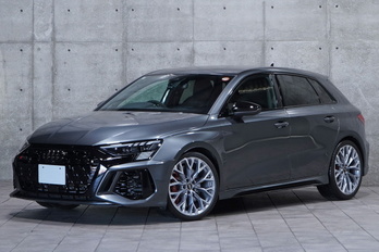 アウディ RS3