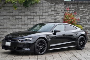 アウディ ｅ-トロン