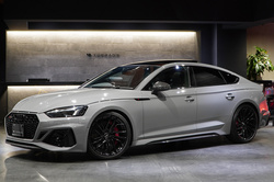 2021 アウディ RS5 スポーツバック