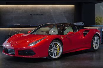 フェラーリ 488スパイダー