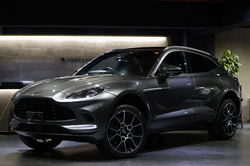 2022 アストンマーティン DBX V8