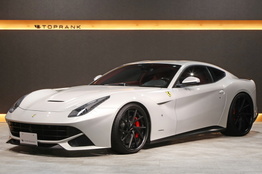フェラーリ F12ベルリネッタ