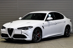 2019 アルファ ロメオ ジュリア 2.9 V6 BI-TURBO クアドリフォリオ