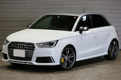 2015 アウディ S1スポーツバック 2.0TFSIクワトロ