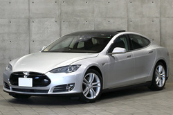 2015 テスラ モデルS 1オーナー