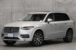 2022 ボルボ XC90 B6 AWD インスクリプション
