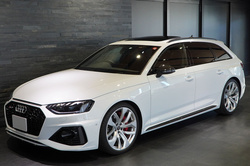 2022 アウディ RS4アバント カーボンスタイリングPKG