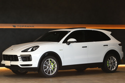 2020 ポルシェ カイエン E-ハイブリッド スポーツクロノPKG