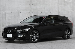 2021 ボルボ V60 B5 R-Dsign