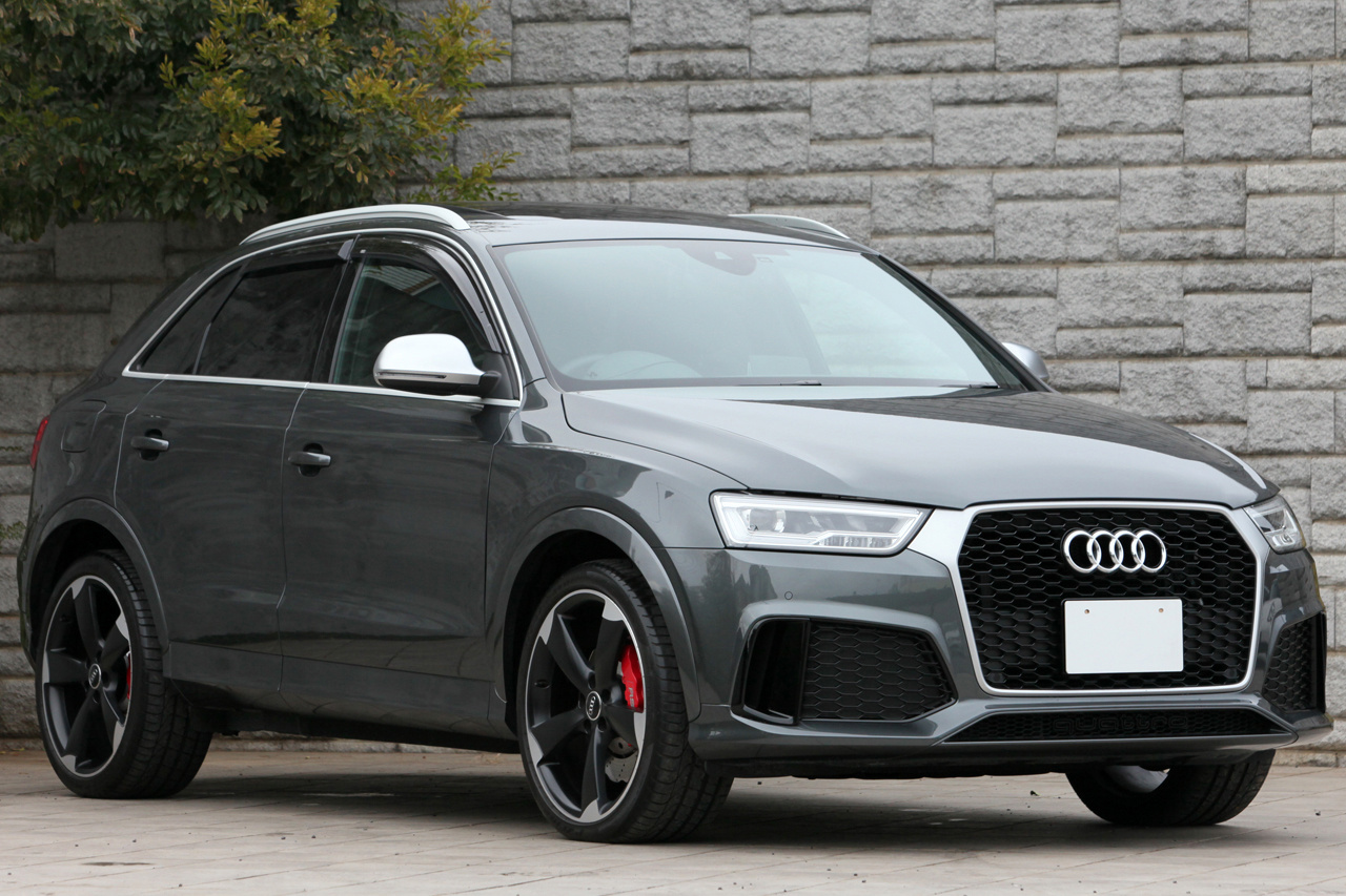 アウディ RS Q3 パフォーマンス ステンレスリアバンパーフットプレート