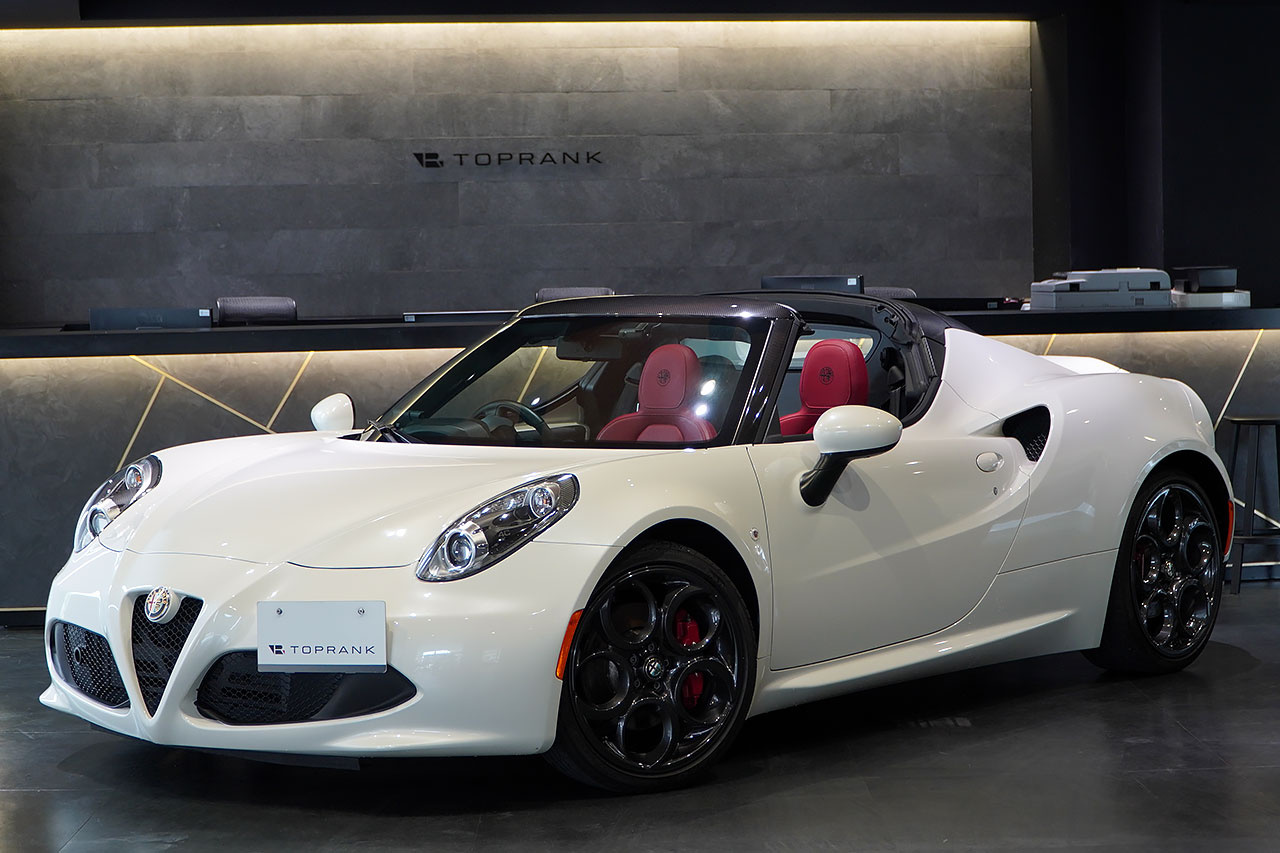 1/43 TSM アルファロメオ 4C スパイダー 2016 フジホワイト 1/43 TSM Alfa Romeo 4C Spider Spyder (Matte White) Car Model