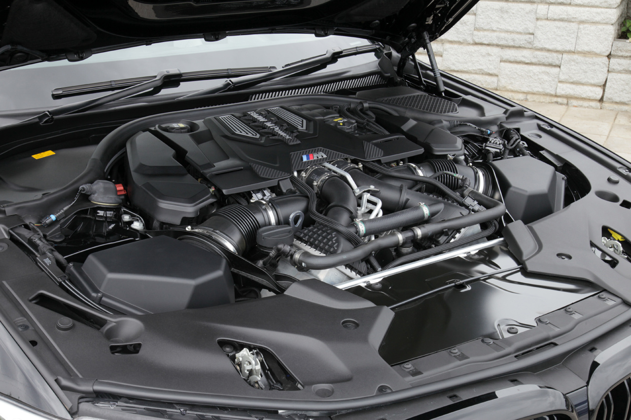 BMW M5 コンペティション カーボンファイバー マフラーエンド 4個セット BMW M5 コンペティション カーボンファイバー マフラーエンド 4