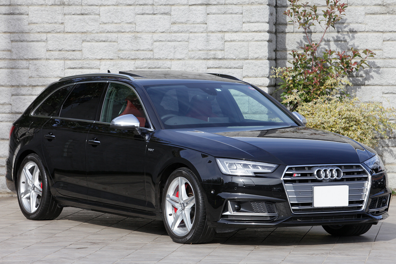 アウディ S4アバント 3.0TFSI クワトロ レザーパッケージ パノラマ